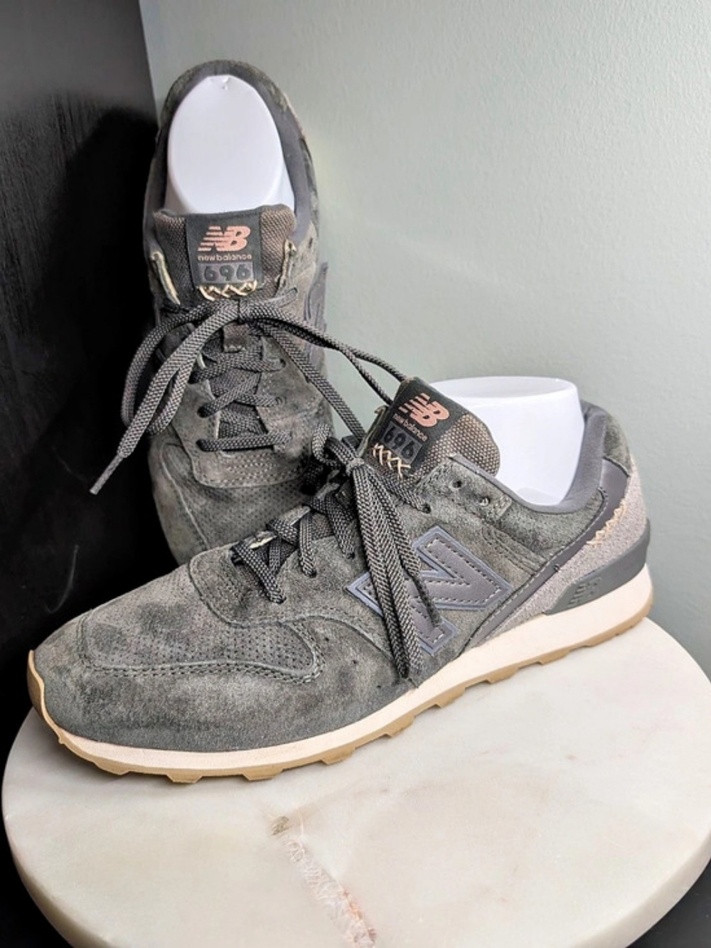 New Balance 696 Suede Sneakers in Gray & Pink US 9